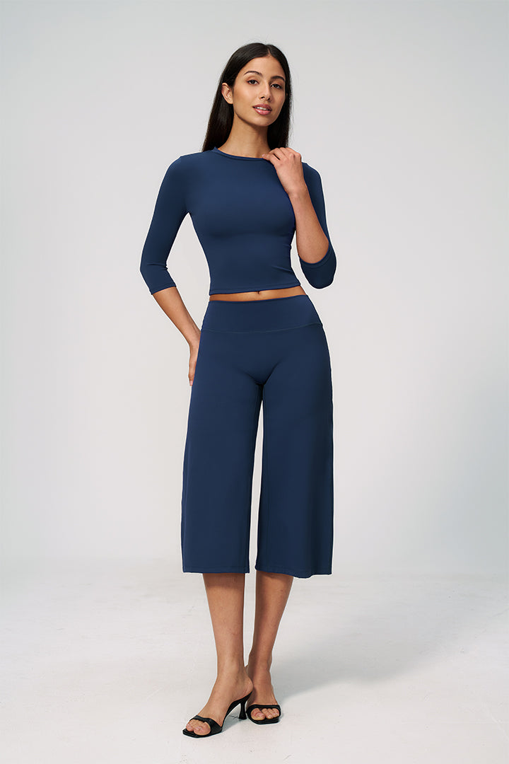 Blue 2-piece set with 3/4-sleeve crop top and wide-leg capri pants